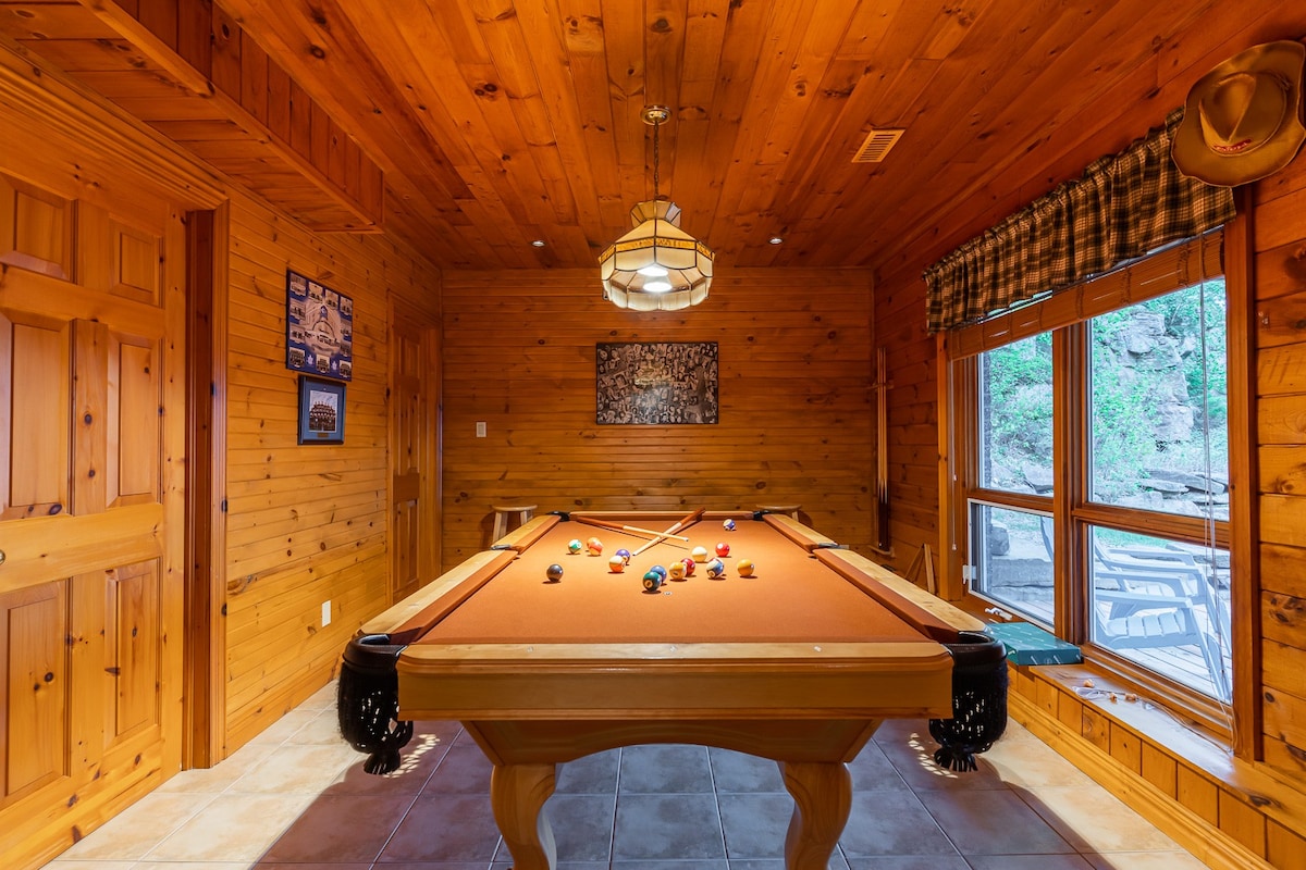 Kayaks, Game Room + Sunsets | Algonquin Delight