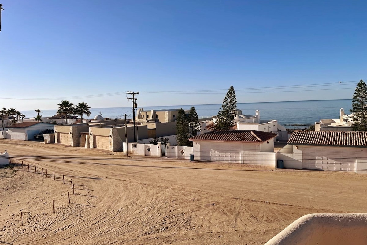 The Beach is 80 Steps Away, Canto De Los Pajaros