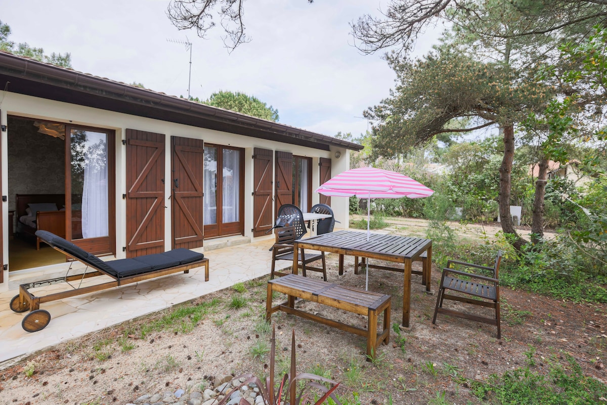 Villa ac joli jardin à 5 mn des plages et centre !