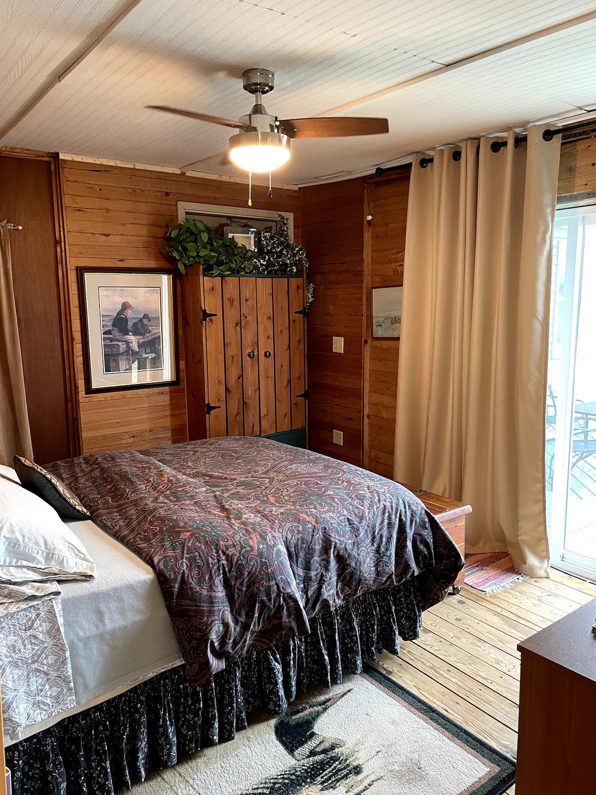 Boathouse One Bedroom Guest Suite on Rainy Lake