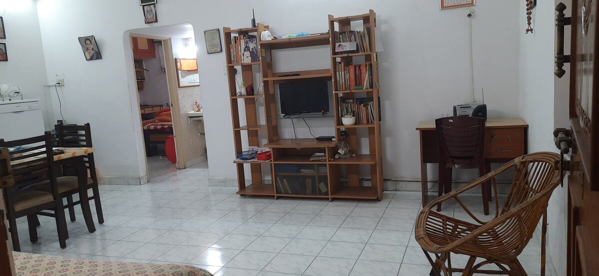 FULLY FURNISHED 2 BEDROOM IMMACULATE APARTMENT