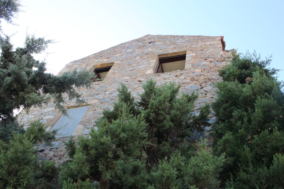 Katies House （位于Monemvasia Castle ）