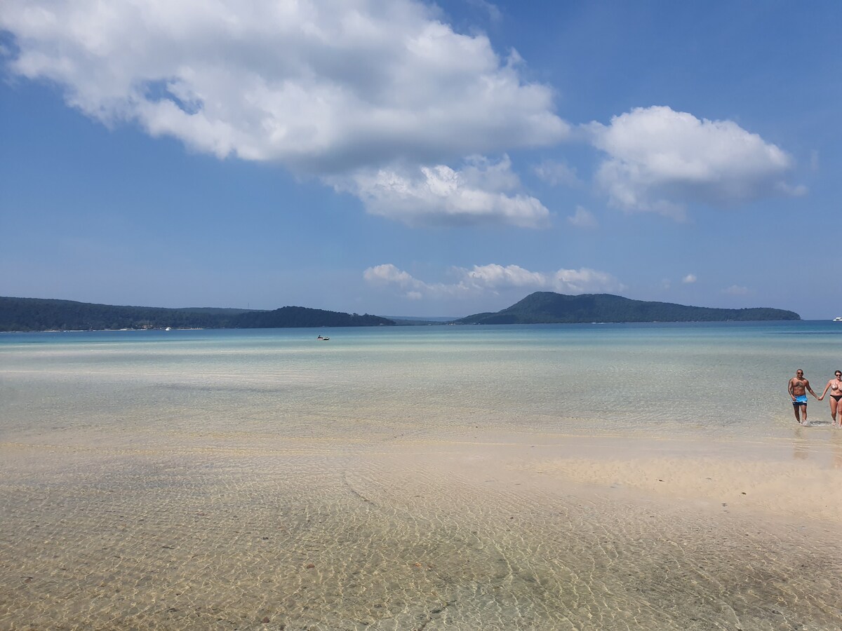 Koh Rong Sanloem岛上的双卧室公寓