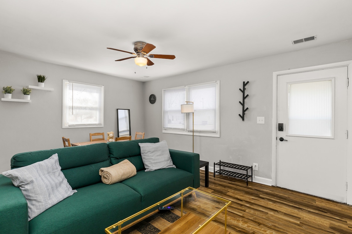 VERDE VIBES - Cute 2BD home in the Heights