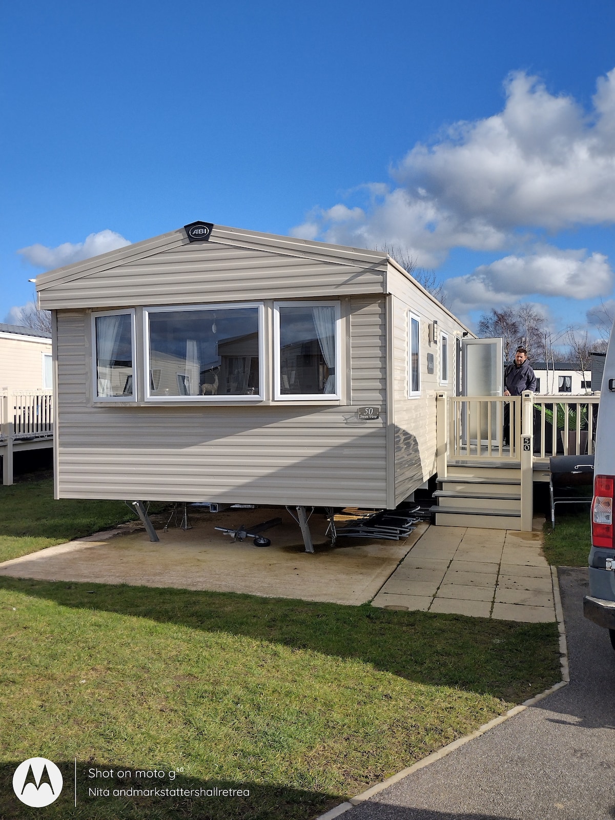 Luxury caravan with hot tub at tattershall lakes