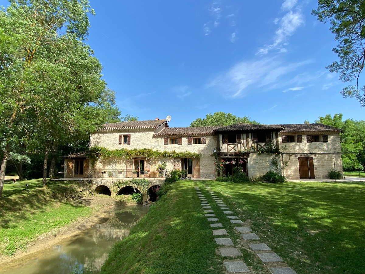 Authentique moulin à eau du XII ème siècle - Gers