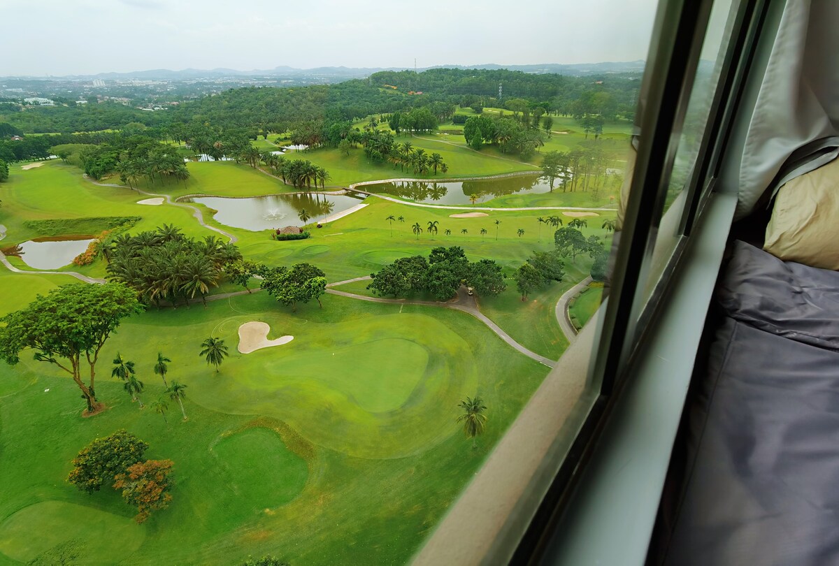 Taman Rahman Putra Sungai Buloh balcony golf views