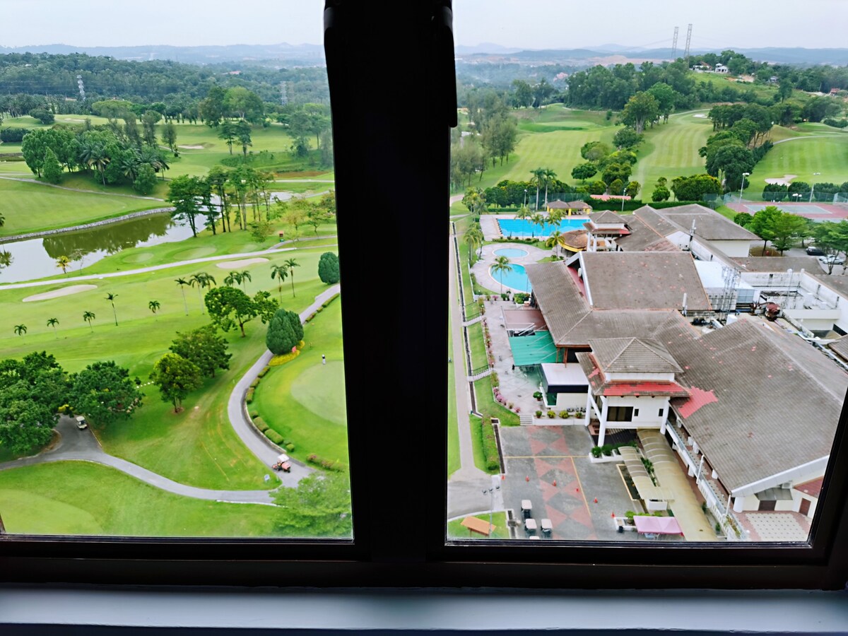 Taman Rahman Putra Sungai Buloh balcony golf views