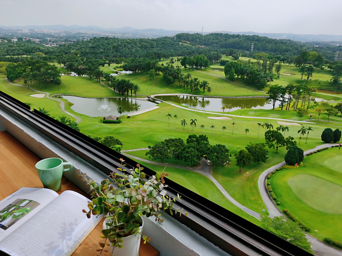 Taman Rahman Putra Sungai Buloh balcony golf views