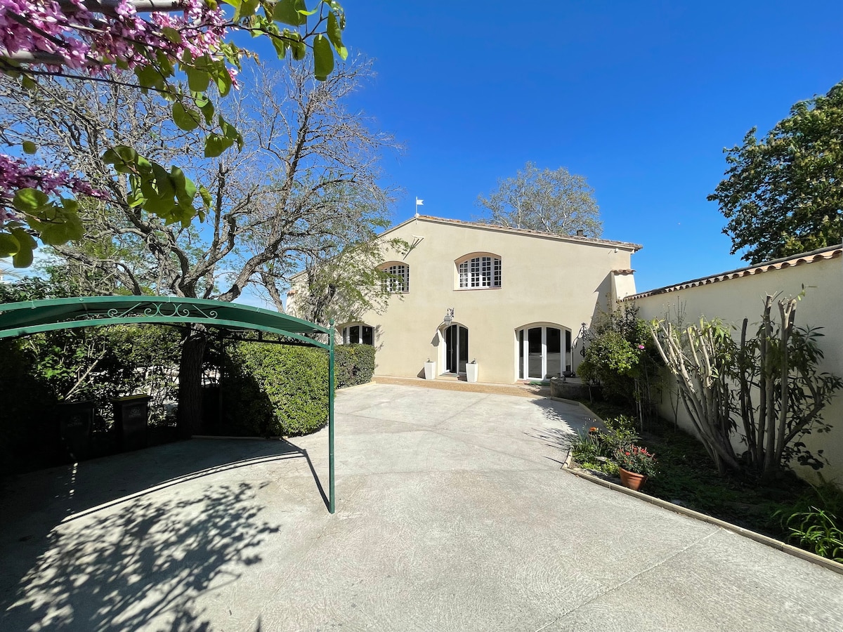 Magnifique Villa avec Jacuzzi