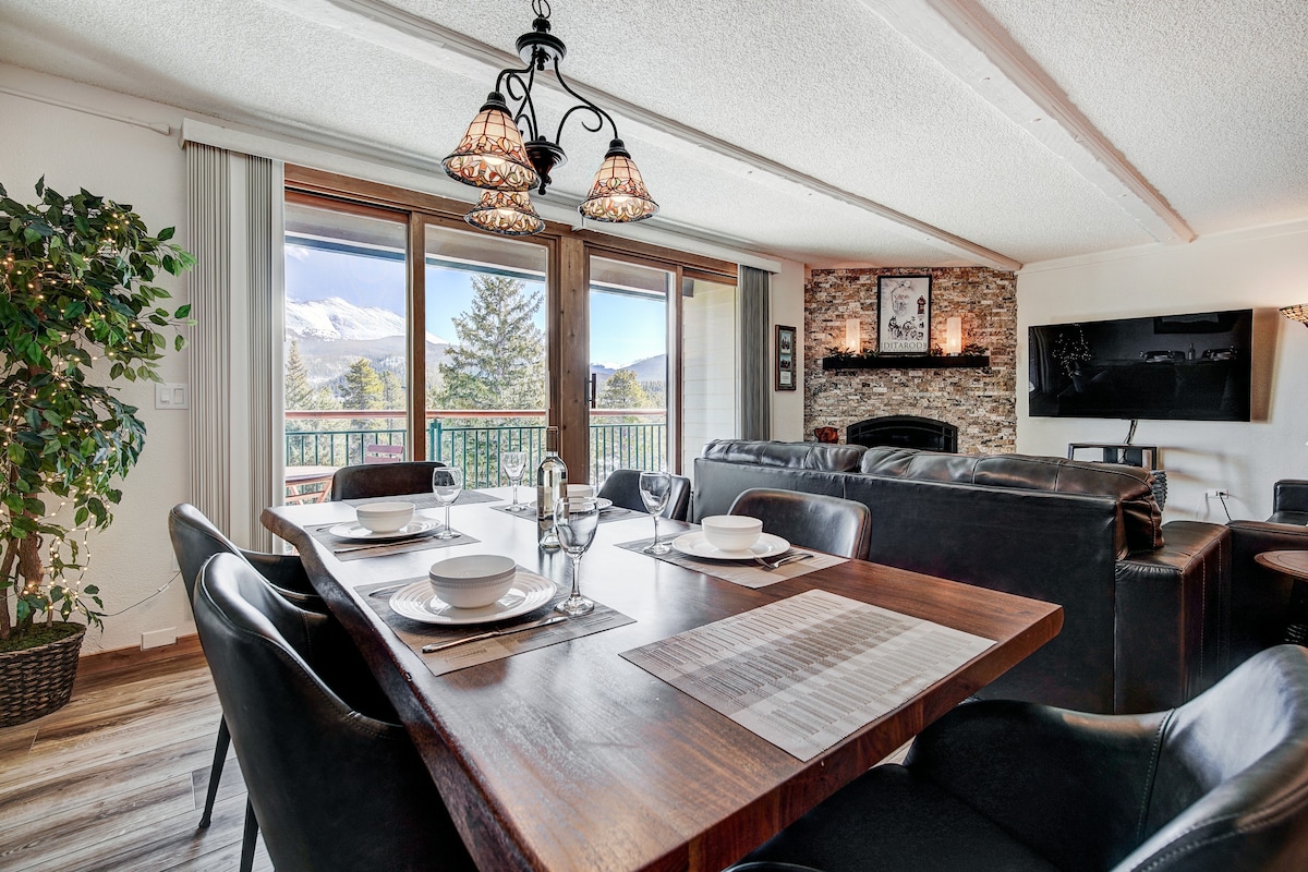 Most popular location in the heart of breck! views, garage parking te502