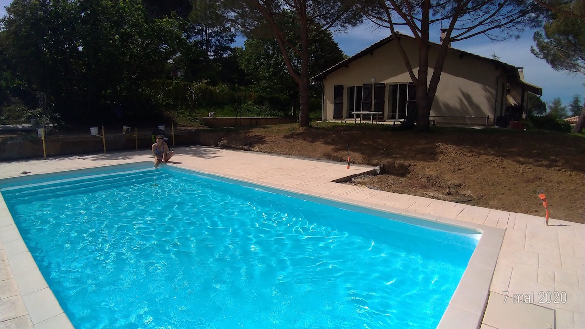 jolie villa 3 chambres 4/8 P piscine dans le Tarn