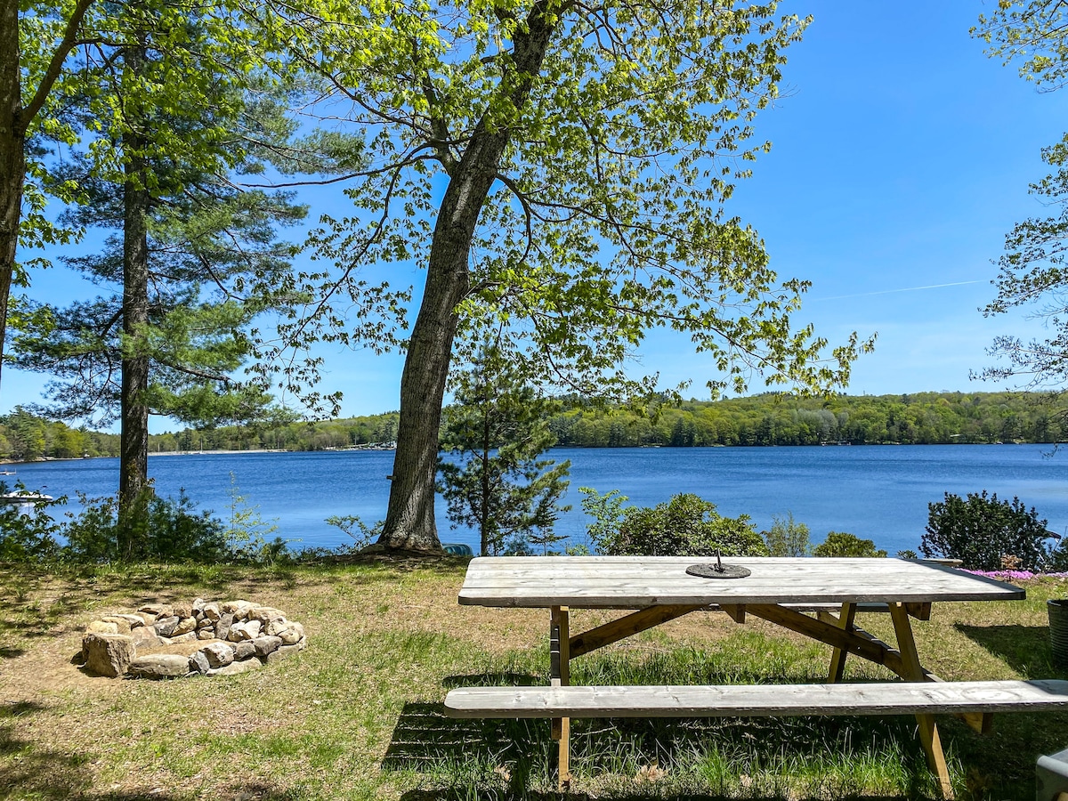 Lakefront Home in Poland Spring