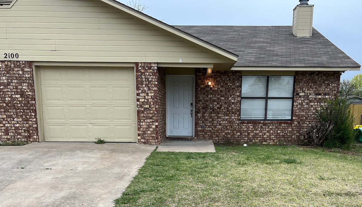 Clean, Comfortable, phase two 2BR 1B w/ Patio