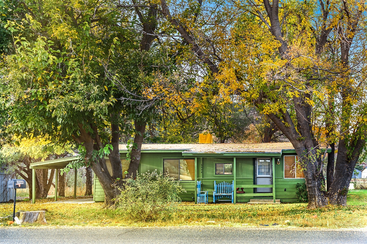 Darling Cottage Backing to Open Space