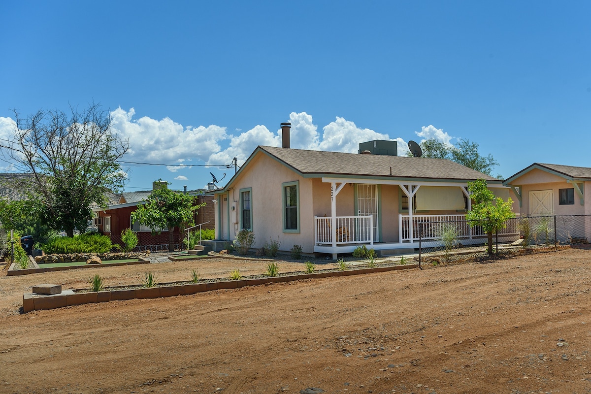 Historic 2 BR Cottage at Fort Verde State Park