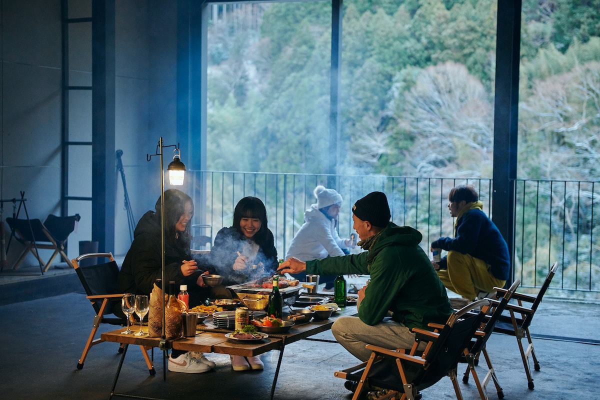 可欣赏吉野河和雨天气的壮丽景色的房子