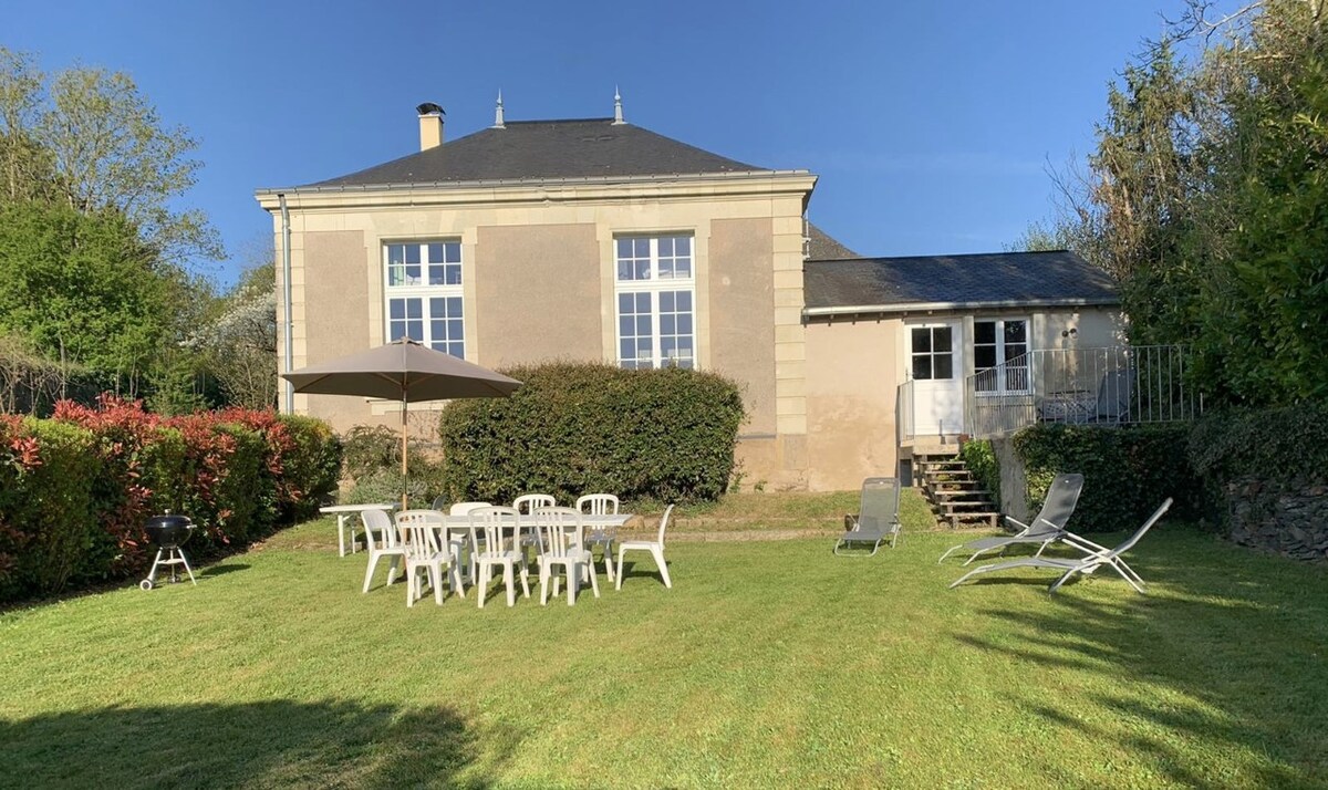 LA PETITE ECOLE Gite de charme au bord de l'eau.