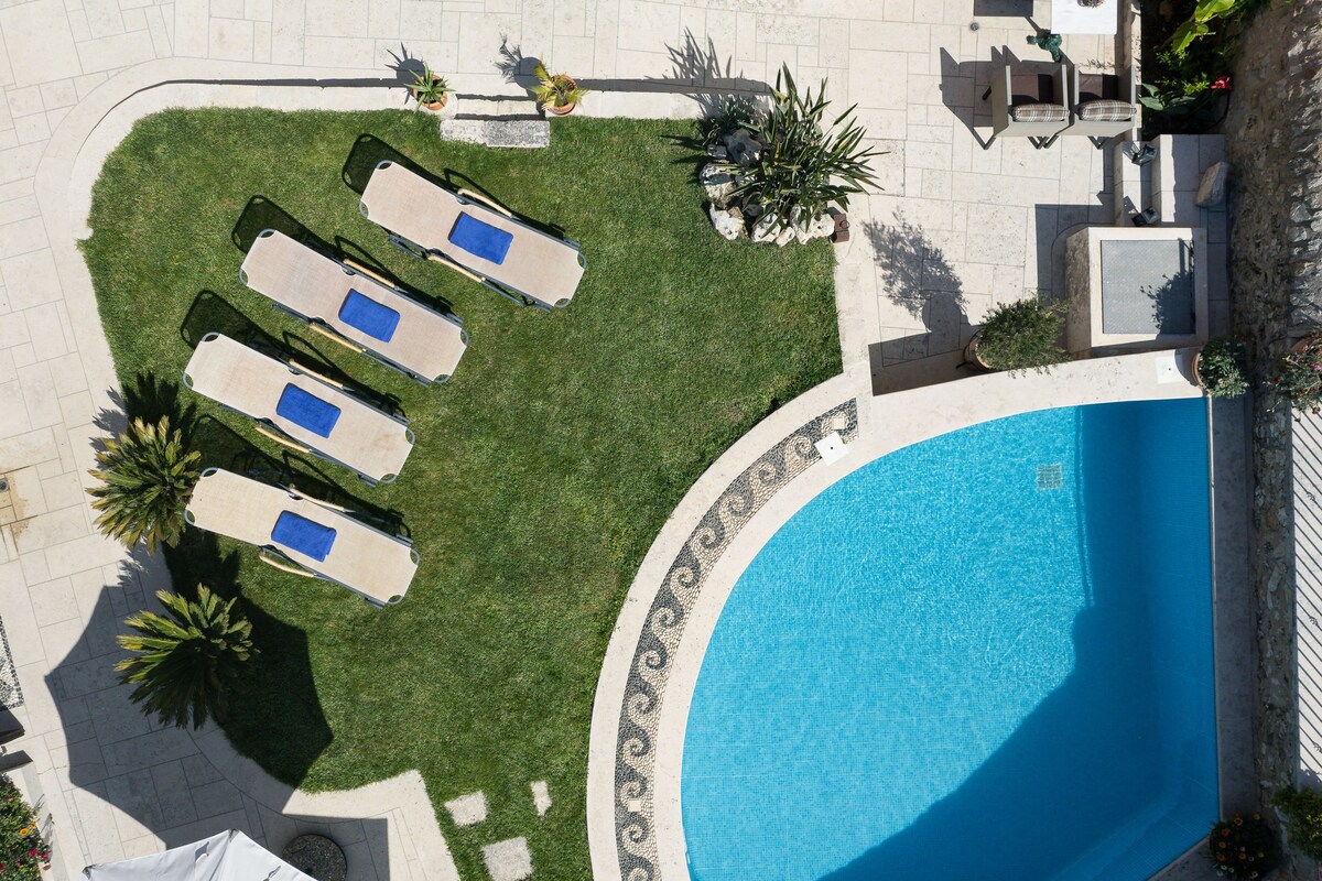 Venetico Palazzo - 4 Bedroom Villa Private Pool