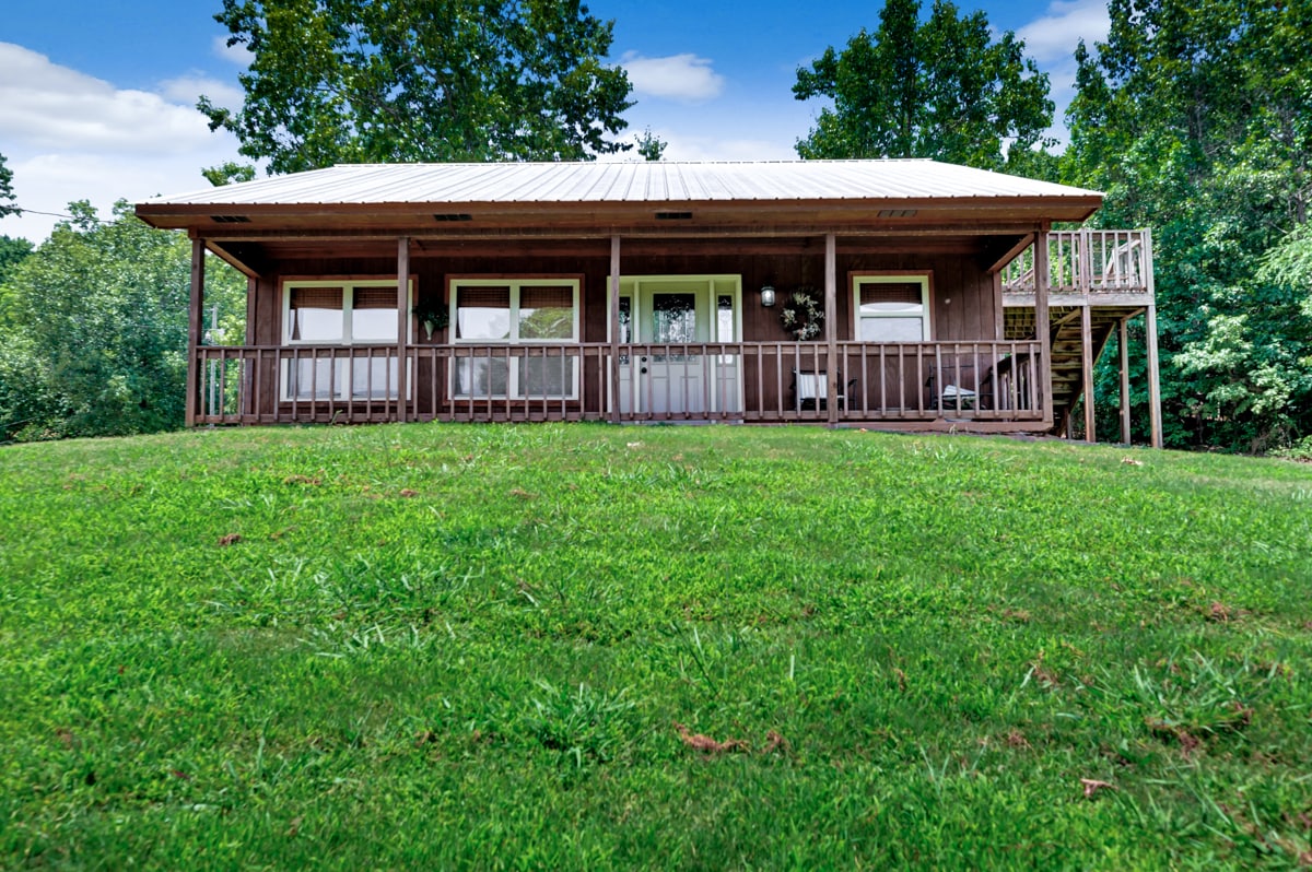 *Cabin #3 @ Fisherman's Landing (4 bed / 2 bath)*