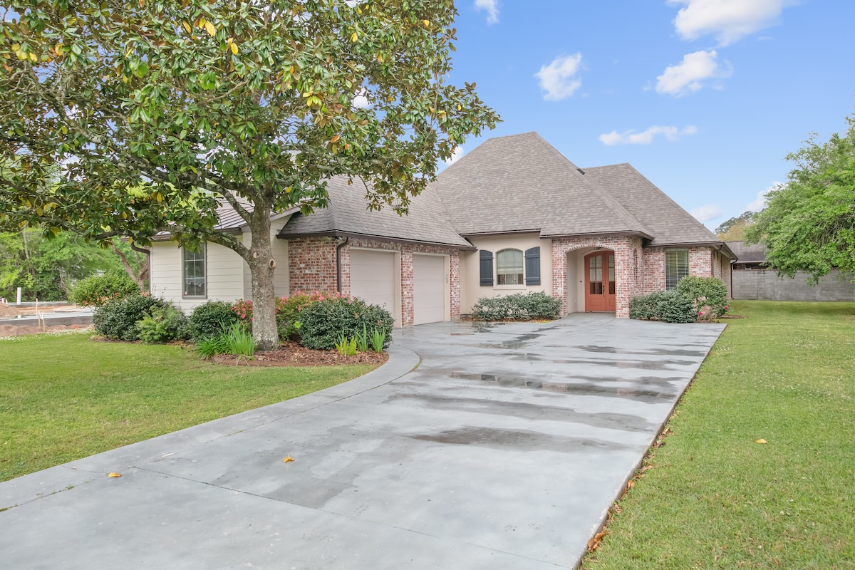 Beautiful home in the center of Lafayette