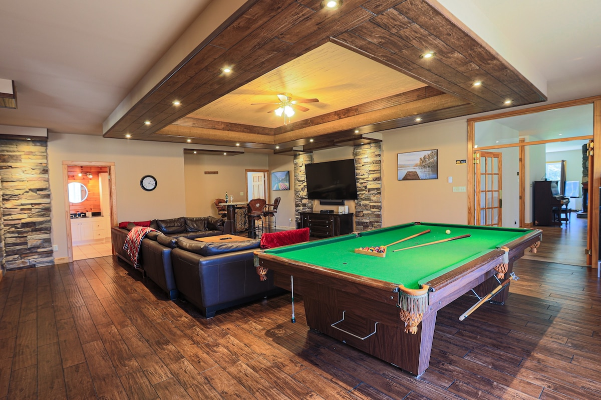 Indoor Saltwater Pool w/ Fire Pit, Near Arrowhead