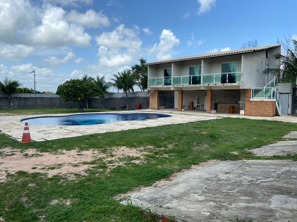 CHALE COM SUITE+ ESPAÇO COMPLETO COM PISCINA