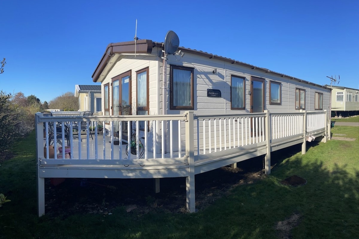 Beautiful 6 Berth Static on Kessingland Beach