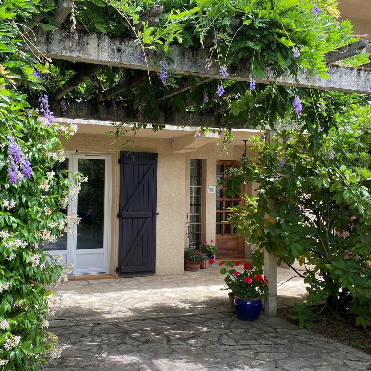 Cyclist friendly apartment close to Foix.