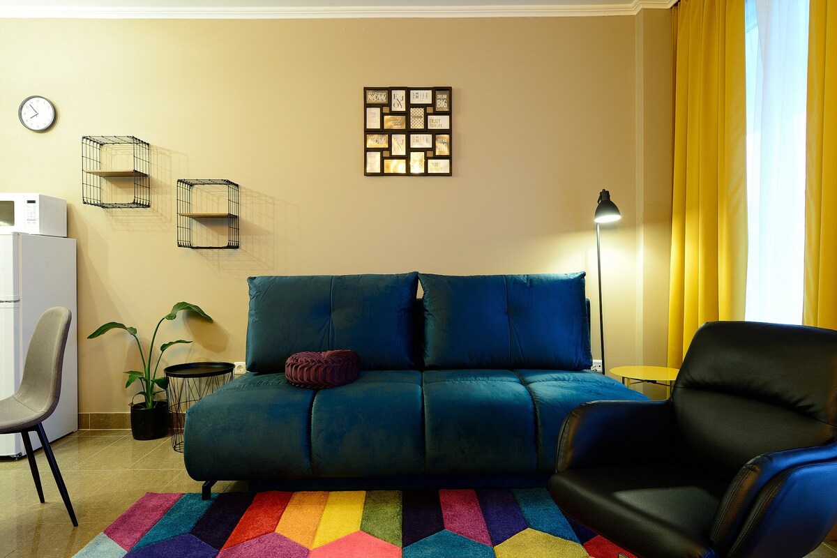 Macropolis Color Apartment C2/8