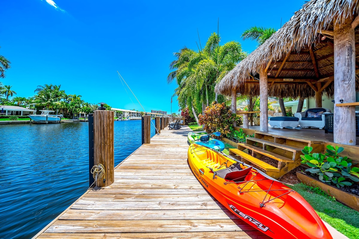 Heated Pool + Kayaks! Tiki Hut & Close To Beach!