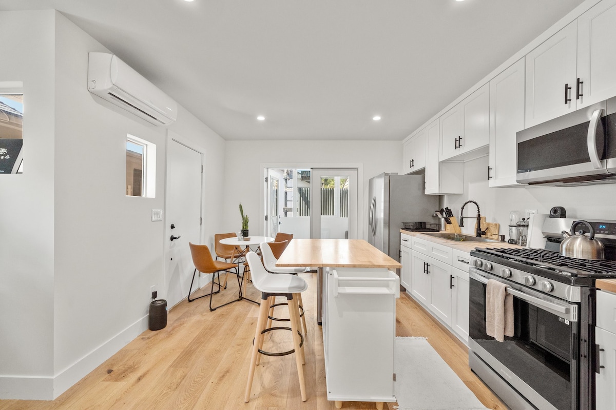 Beautifully Remodeled 2-Bedroom in Hollywood