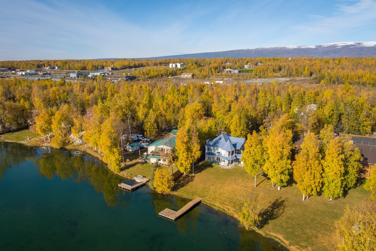 露西尔湖畔别墅（ LUCILLE LAKE HOUSE ） -休闲湖畔度假胜地