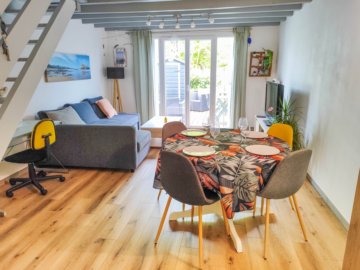 Duplex Rénové Climatisé/Jardinet /Plage à 5mn