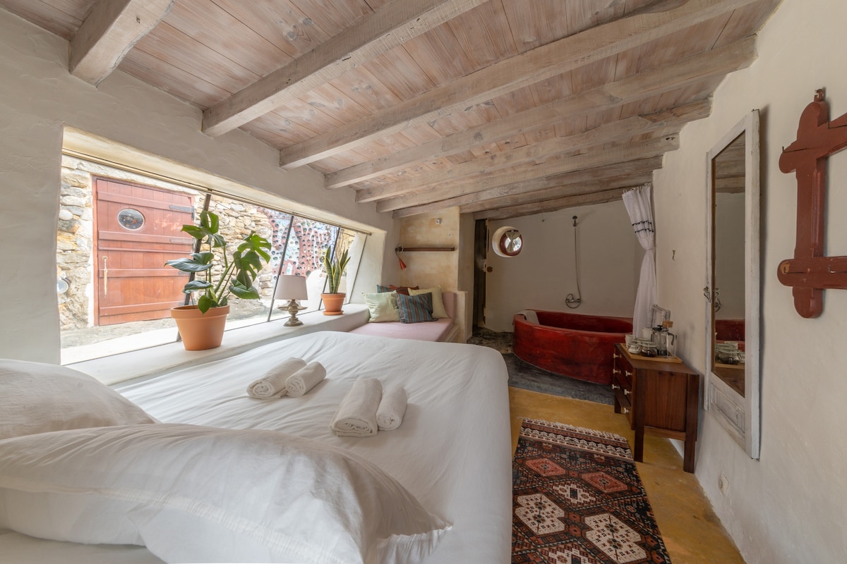 Creative Casa for 2 nearby Ribeira D'ilhas