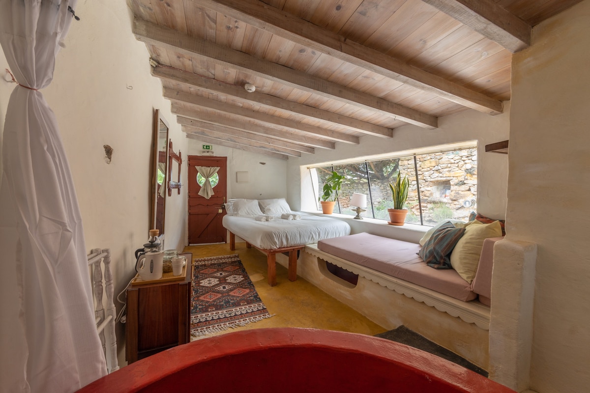 Creative Casa for 2 nearby Ribeira D'ilhas