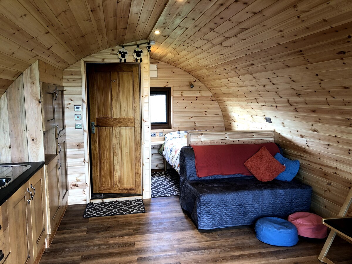 Manor Farm Stay Glamping - Sheep Pod