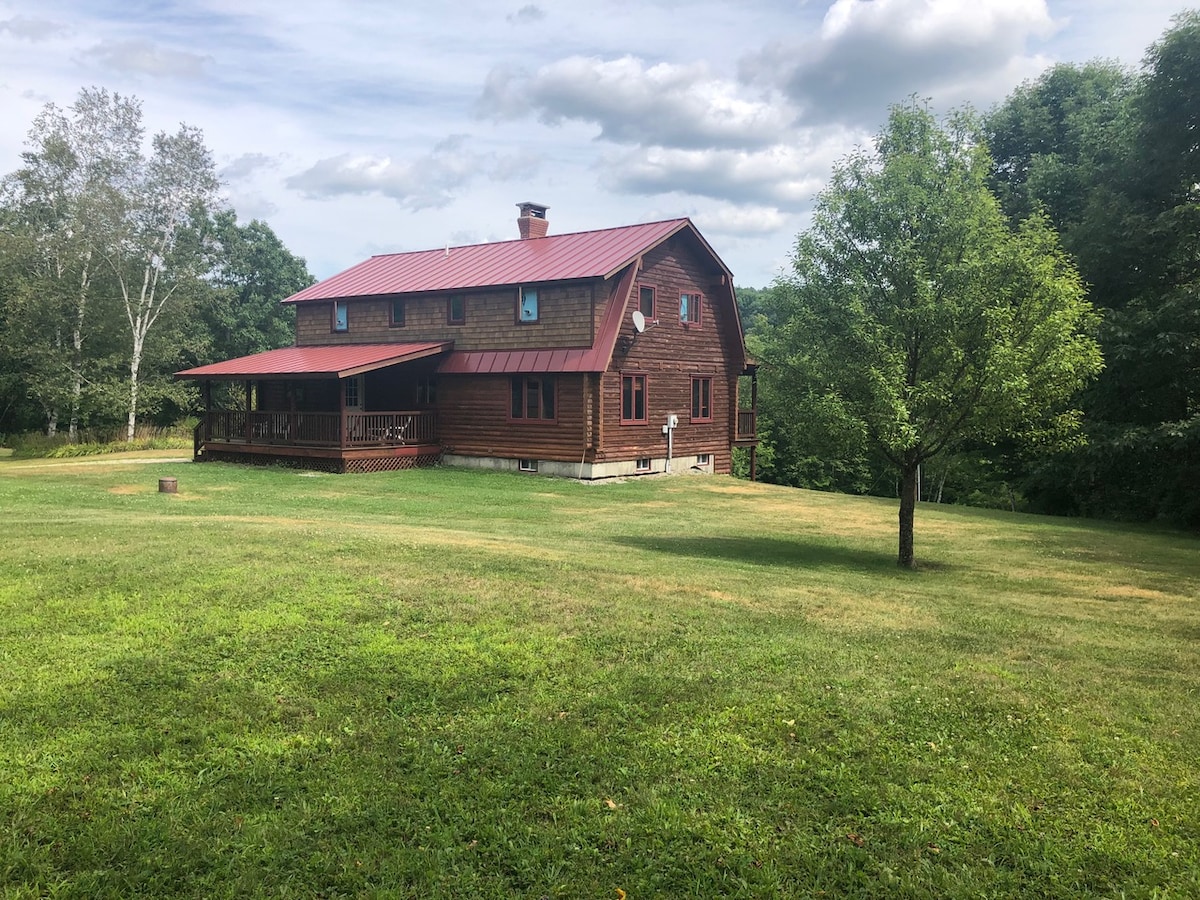 Private post & beam log cabin on Macintosh Pond.