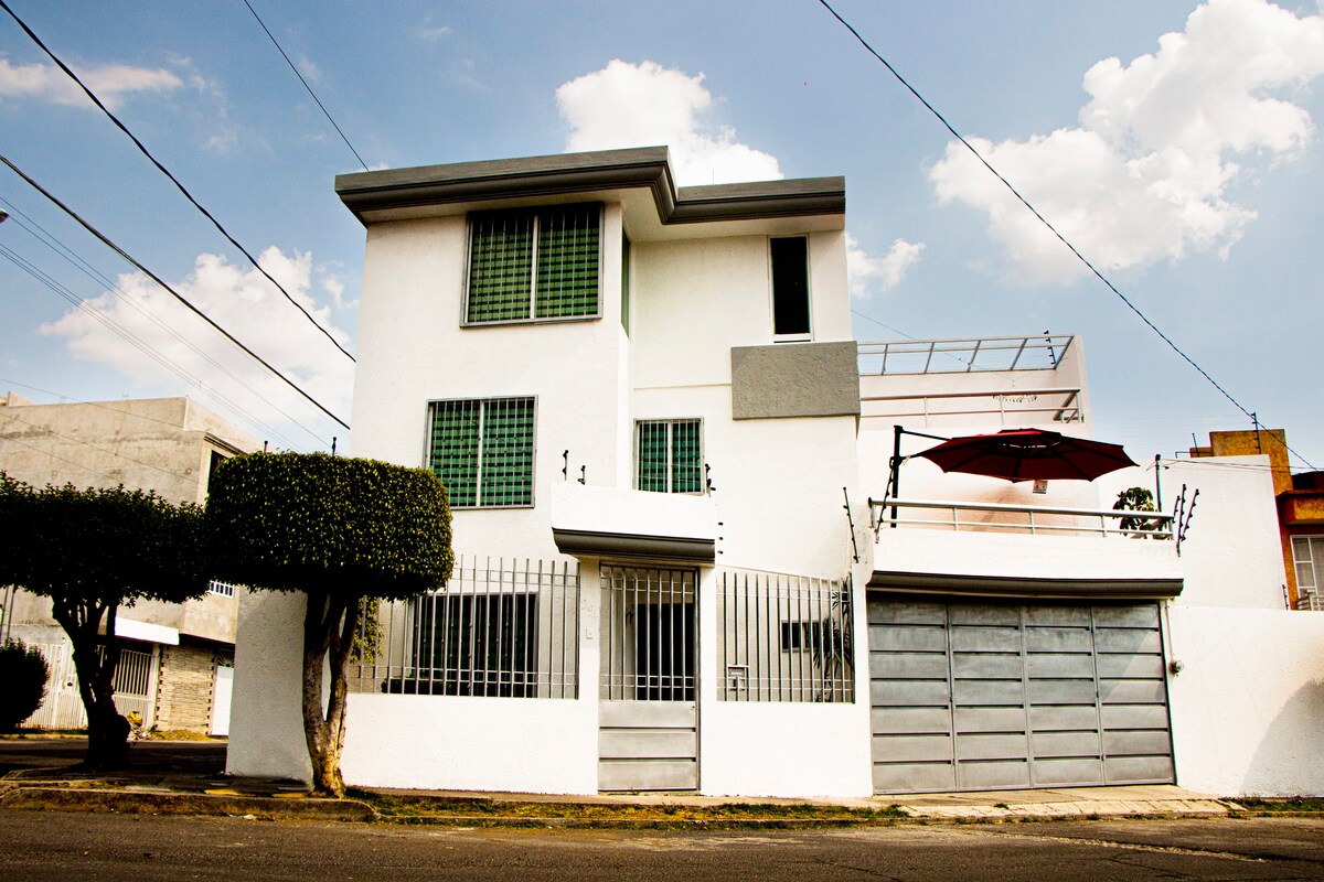 Casa amplia zona Angelópolis y Cholula