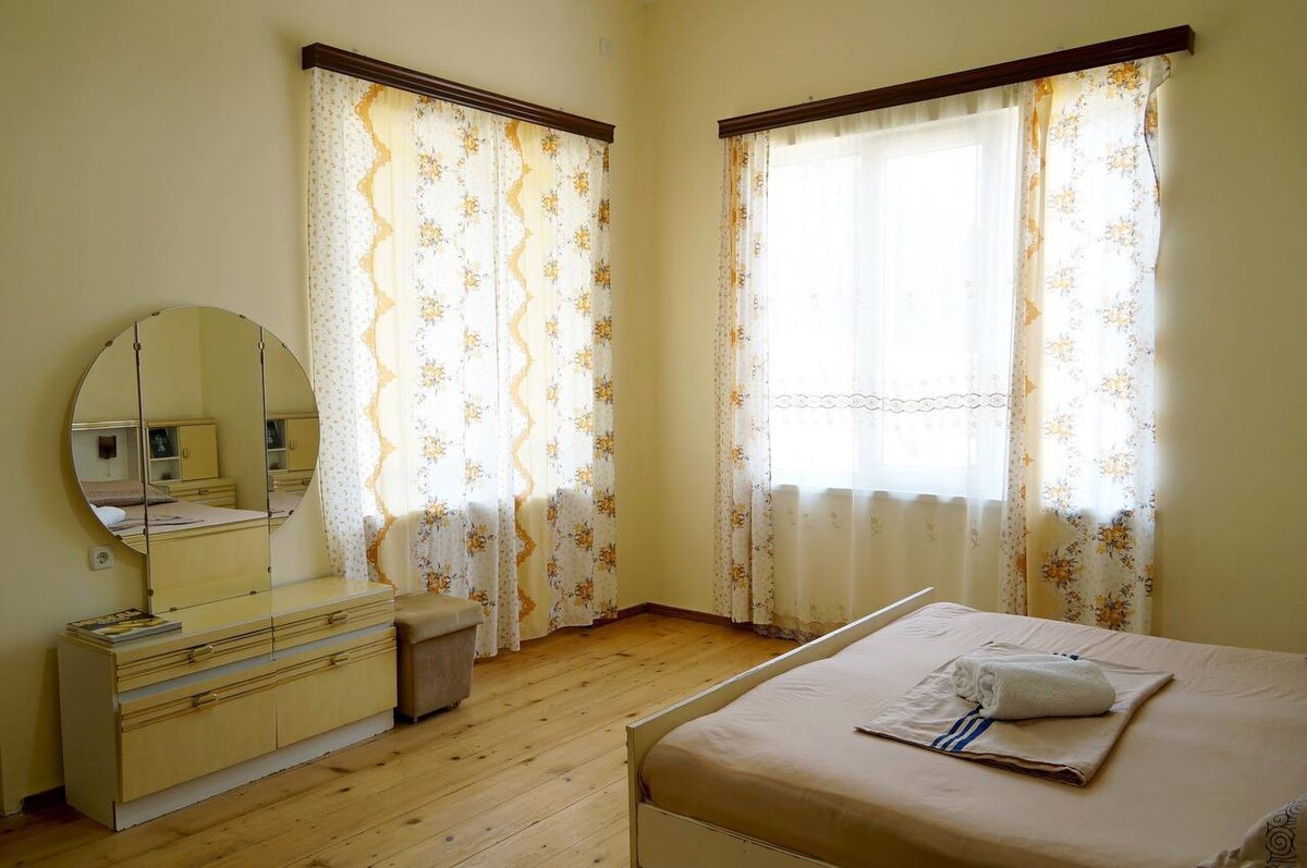 库塔伊西（ Kutaisi ）的舒适客房
