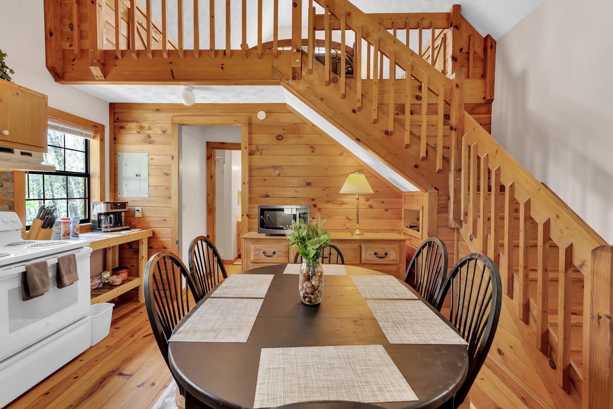 White Tail Hollow/FrPit/Free Wood/Rustic/Sleeps 6