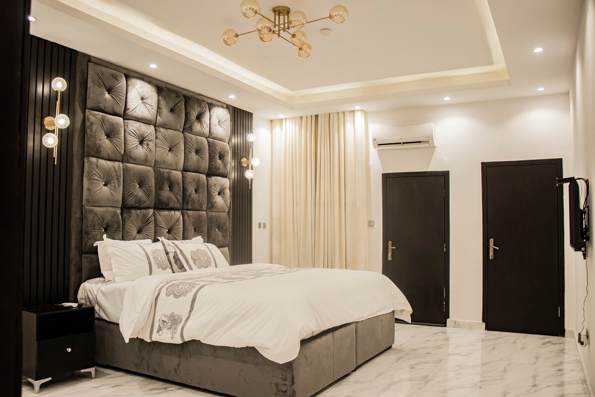 Stunning 2 Bedroom Luxury Apartment in Ikoyi