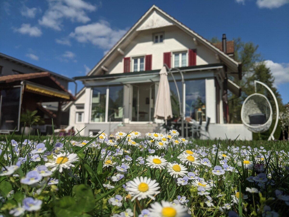 位于佐芬根（ Zofingen ）市中心的舒适房源