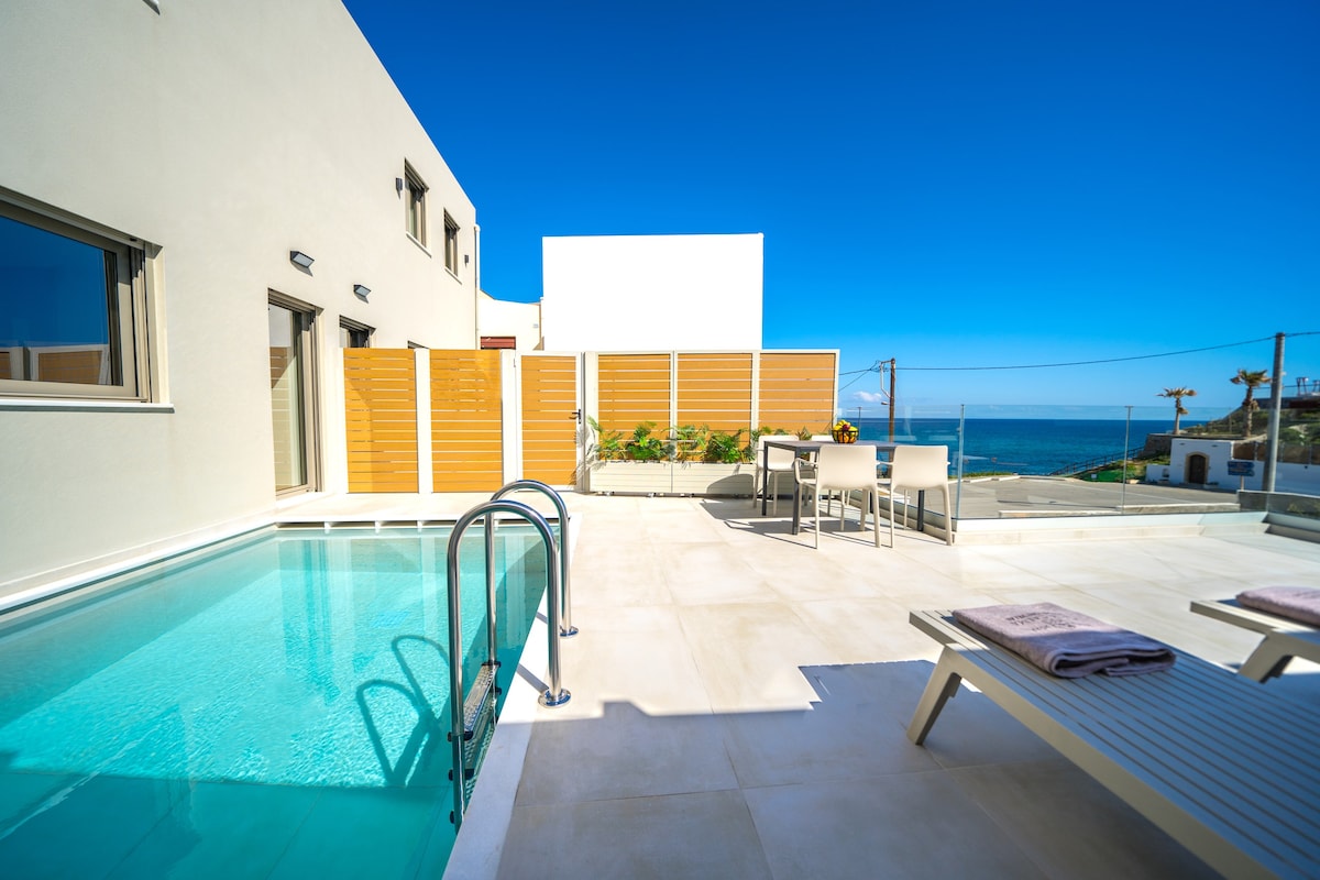 Casa Calma 2. Beachfront luxury villa!