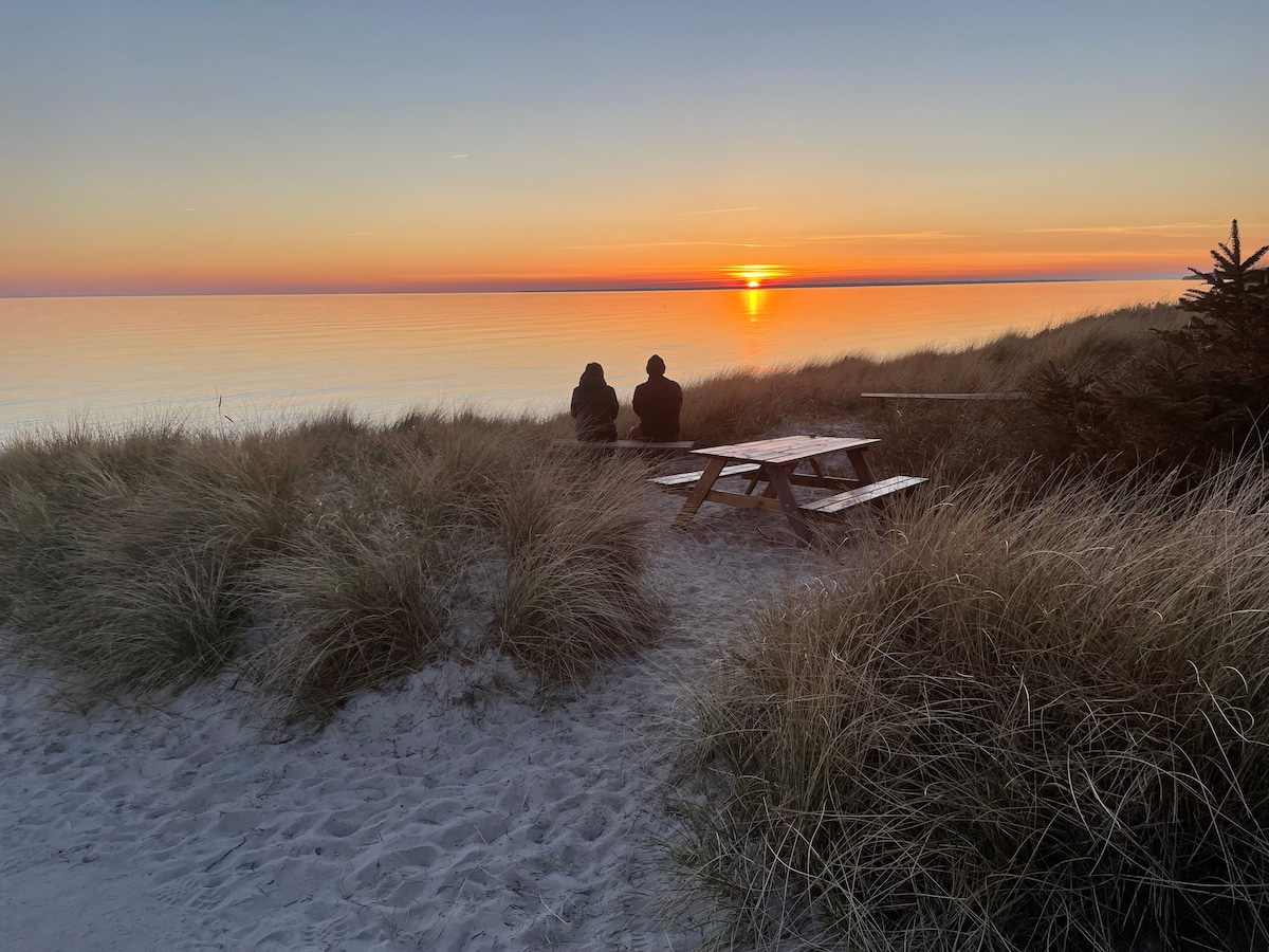 Perle, 50 meter fra havet, strand og klitter!