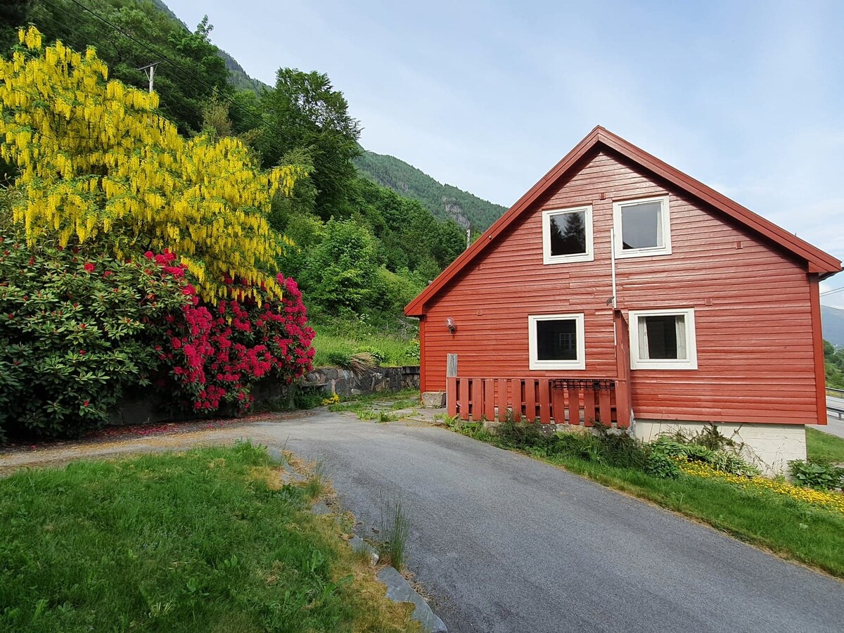 Nyrestaurert eldre hus med sjel