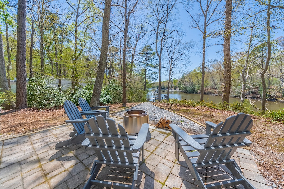 Quaint, secluded 3-bedroom waterfront home