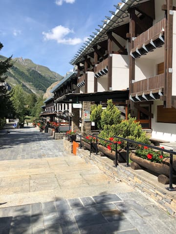 拉特乌伊莱（La Thuile）的民宿