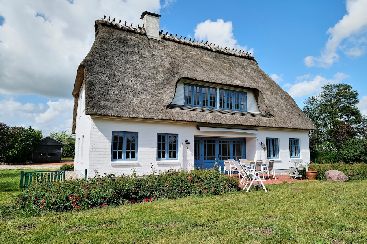 Großzügiges Landhaus mit Garten, Spielhaus & Sauna