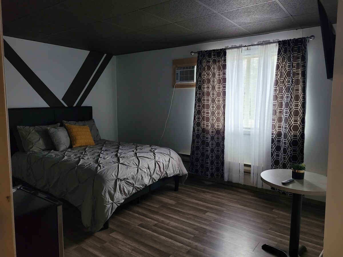 房间5 Litterio 's Queen Size Bedroom AirBnb